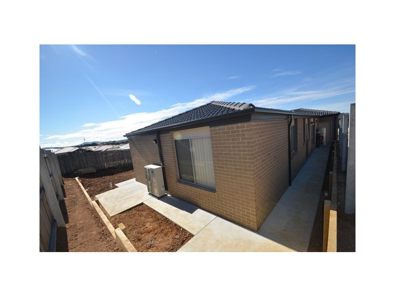 63 Bryan Hudson Street, Macgregor ACT 2615