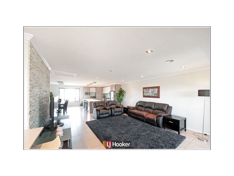 18 Ballantyne Crescent, Franklin ACT 2913