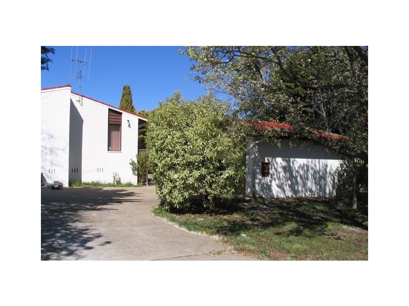 2 Geeves Court, Charnwood ACT 2615