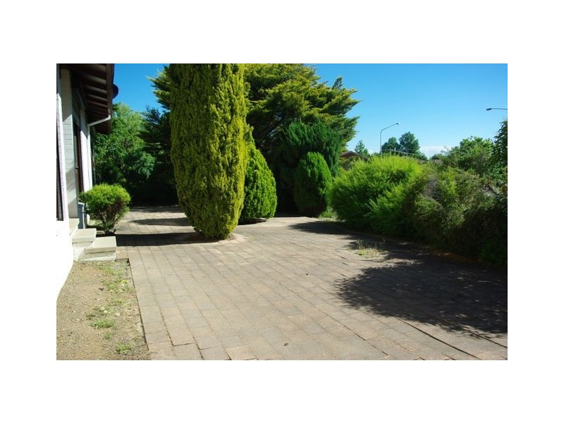 2 Geeves Court, Charnwood ACT 2615