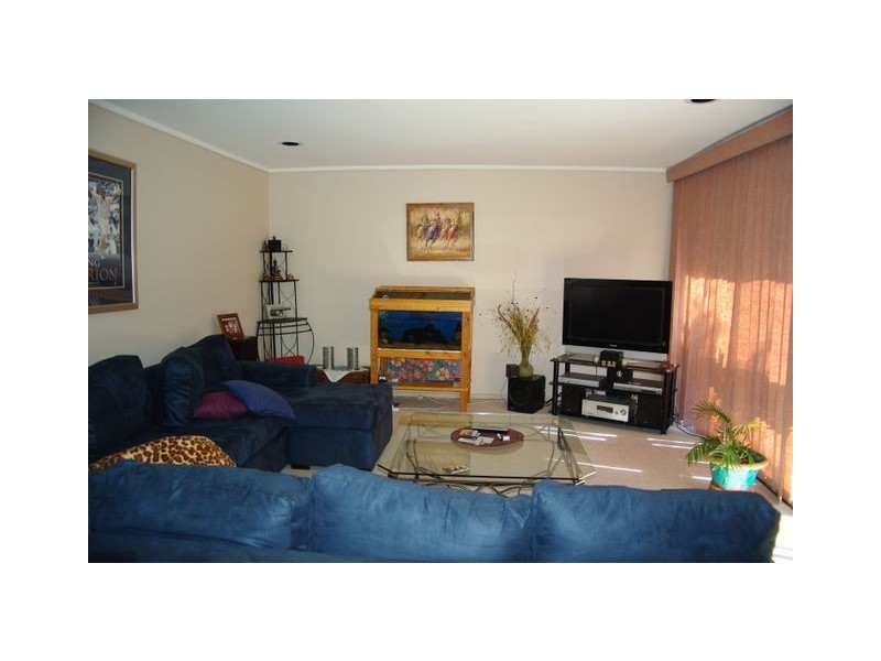 2 Geeves Court, Charnwood ACT 2615