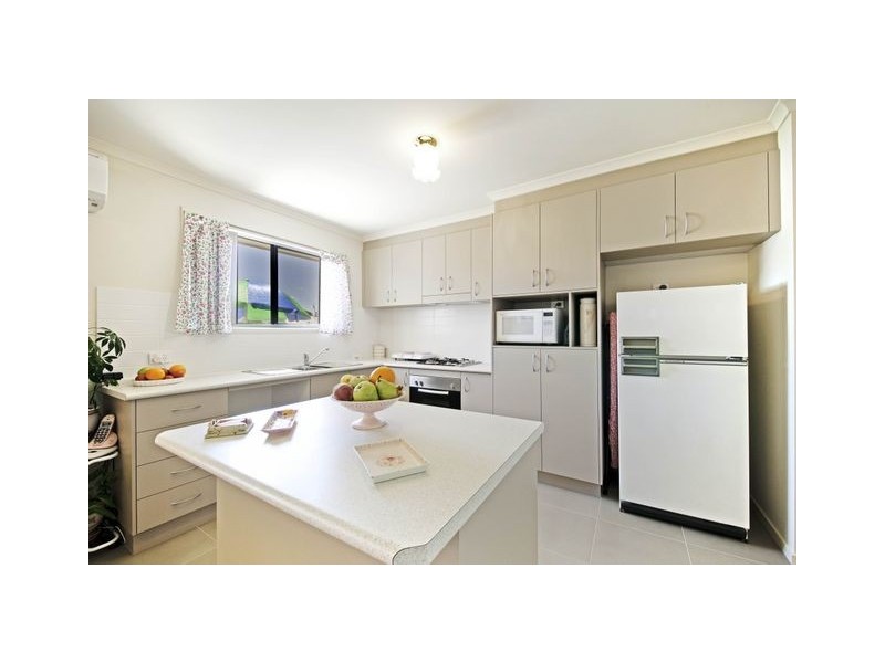 18 Nicholls Drive, Yass NSW 2582