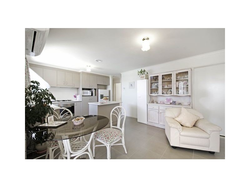 18 Nicholls Drive, Yass NSW 2582