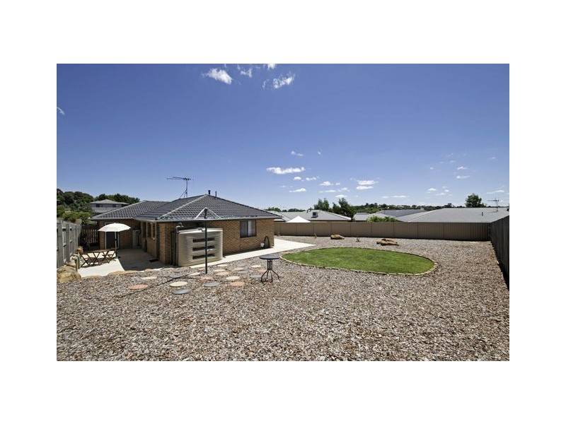 18 Nicholls Drive, Yass NSW 2582