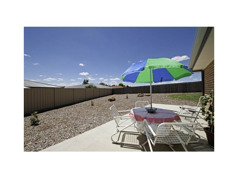 18 Nicholls Drive, Yass NSW 2582