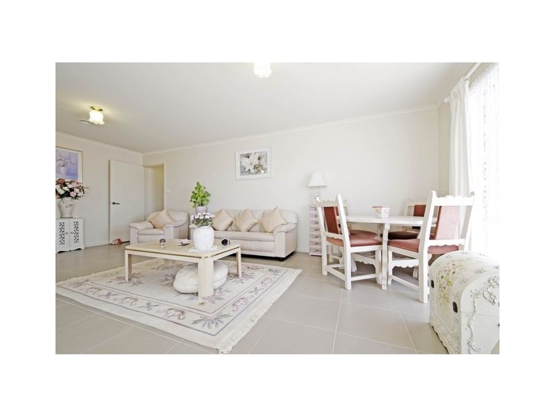 18 Nicholls Drive, Yass NSW 2582