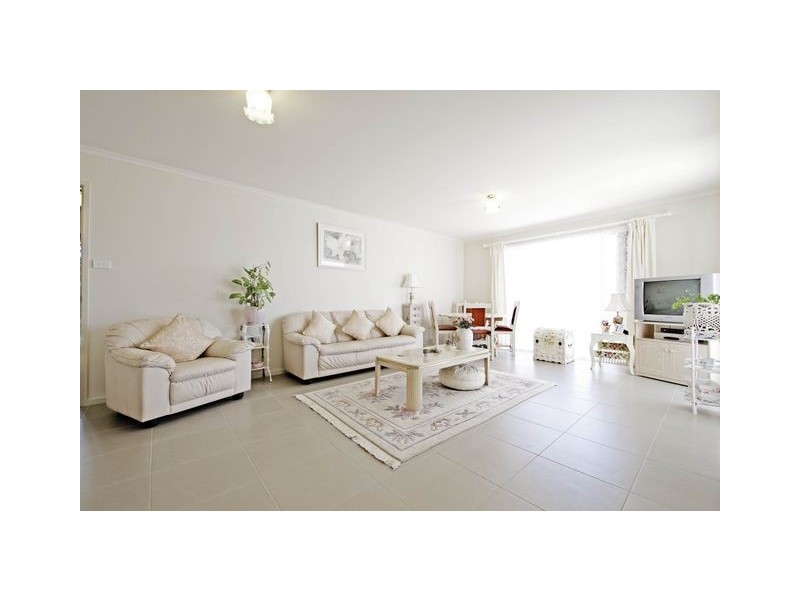 18 Nicholls Drive, Yass NSW 2582