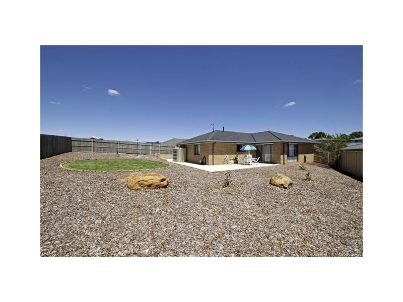 18 Nicholls Drive, Yass NSW 2582