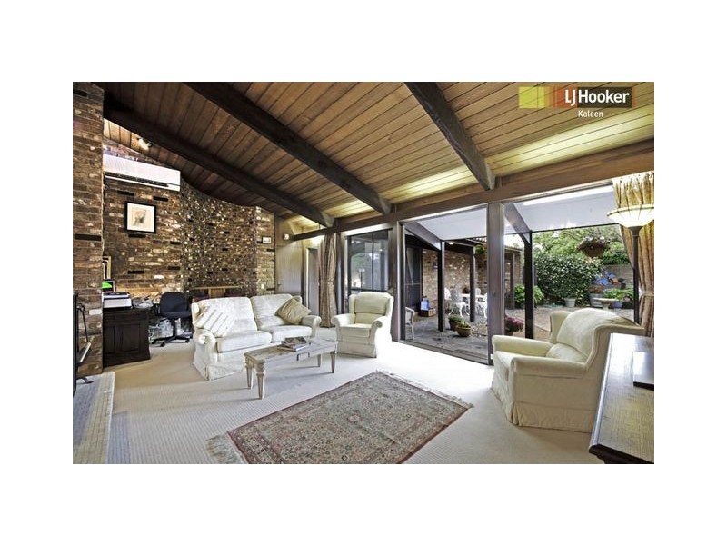 8 Mirning Crescent, Aranda ACT 2614