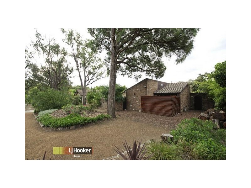 8 Mirning Crescent, Aranda ACT 2614