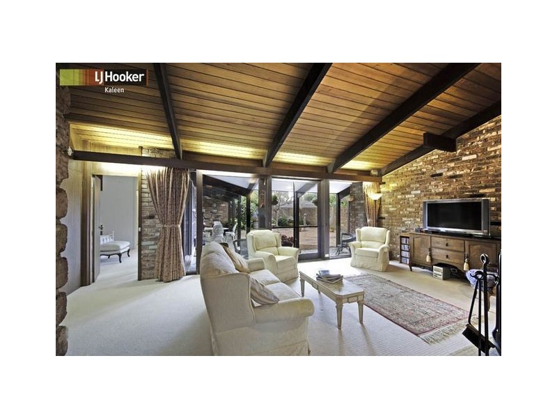 8 Mirning Crescent, Aranda ACT 2614