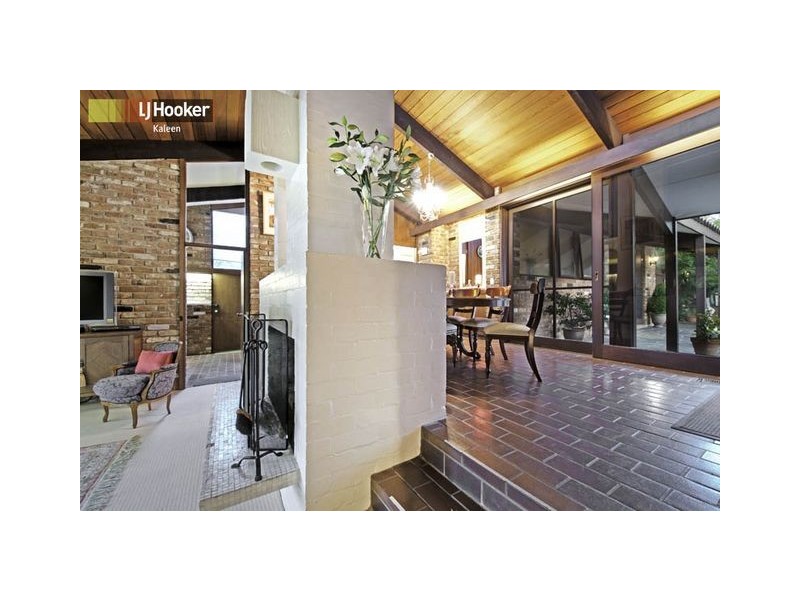 8 Mirning Crescent, Aranda ACT 2614