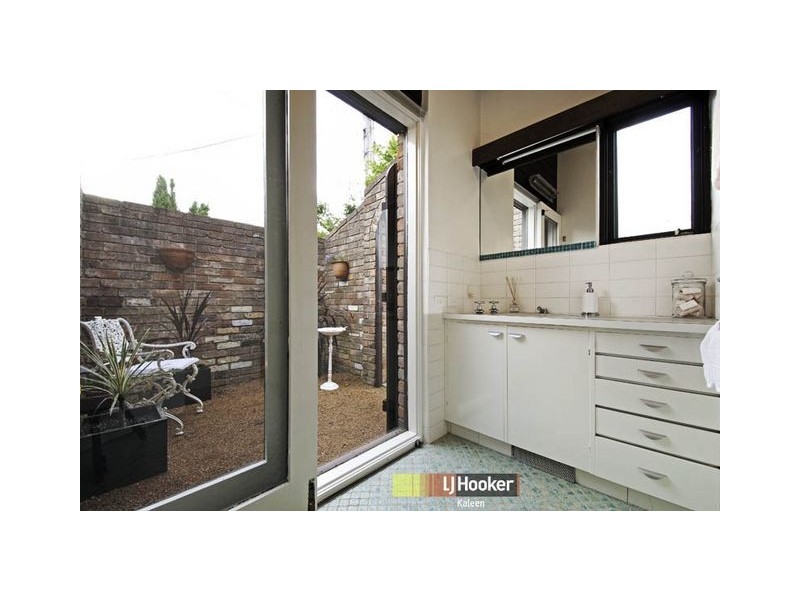 8 Mirning Crescent, Aranda ACT 2614