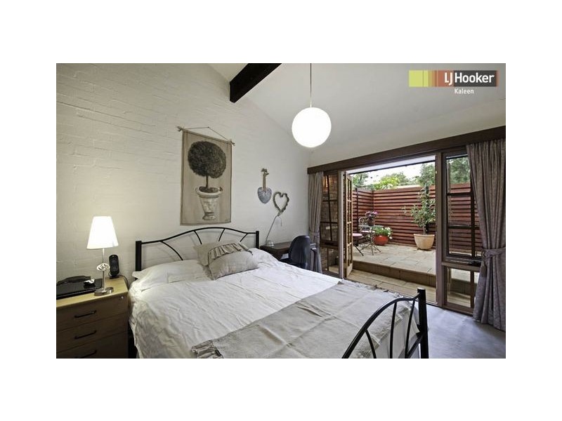 8 Mirning Crescent, Aranda ACT 2614