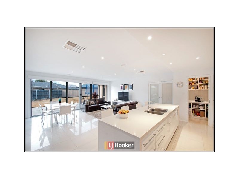 43 Jeanne Young Circuit, Mckellar ACT 2617