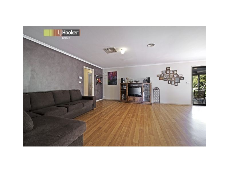 2 Swallow Street, Dunlop ACT 2615