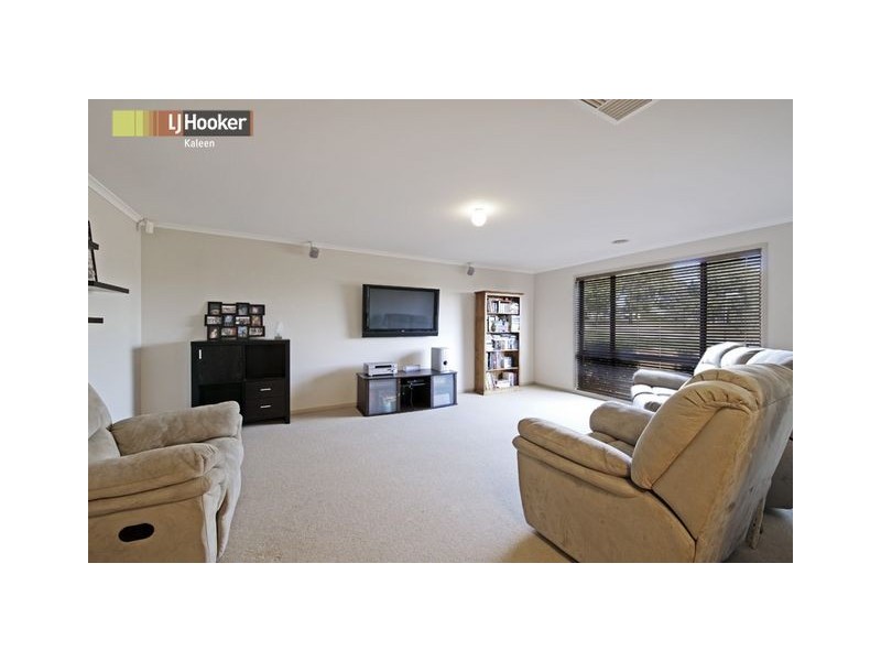 2 Swallow Street, Dunlop ACT 2615