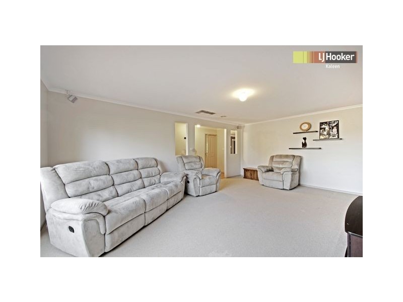 2 Swallow Street, Dunlop ACT 2615