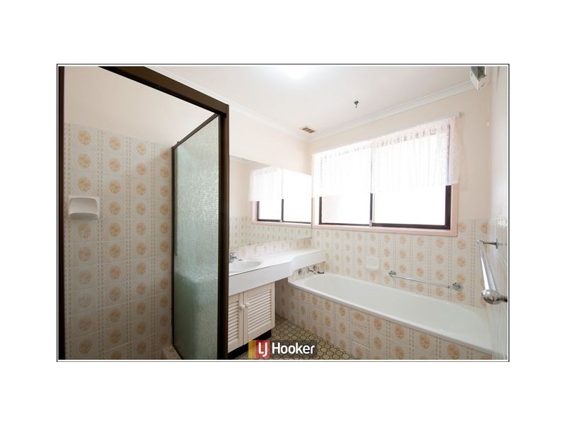 8 Hirst Place, Giralang ACT 2617