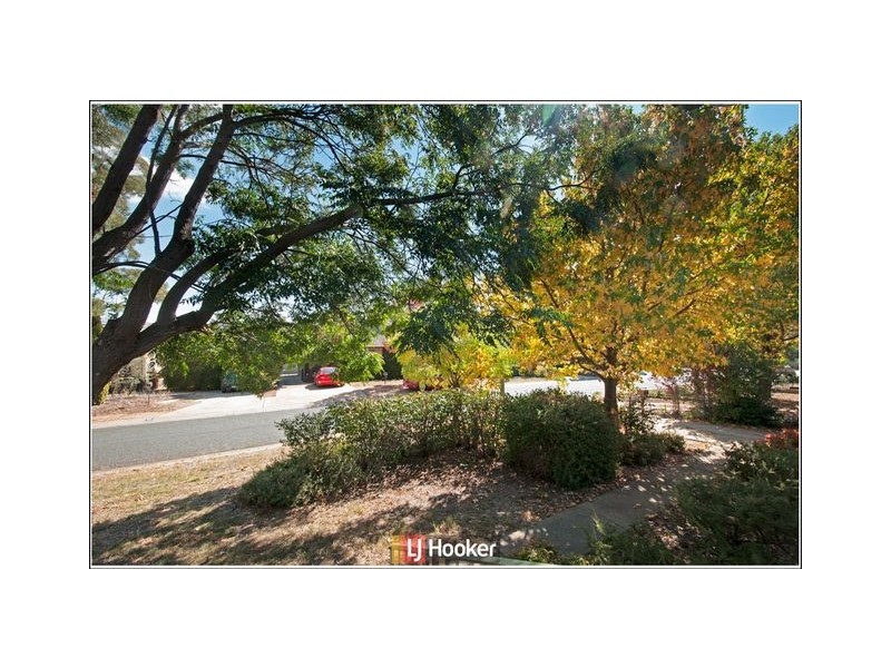 8 Hirst Place, Giralang ACT 2617