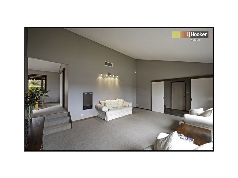 8 Nanson Place, Florey ACT 2615