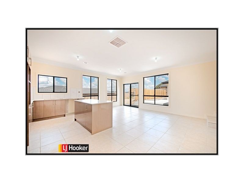 15 Pearl Gibbs Circuit, Bonner ACT 2914