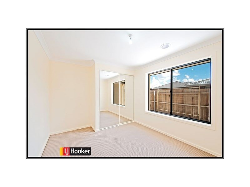 15 Pearl Gibbs Circuit, Bonner ACT 2914