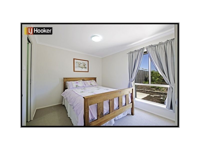 10 Hazelton Street, Macgregor ACT 2615