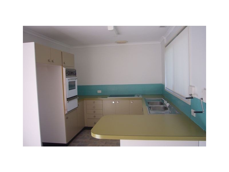 16 Warring Place, Giralang ACT 2617