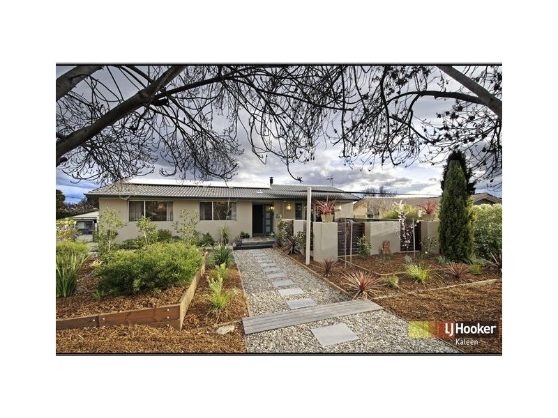 8 Kinalung Place, Giralang ACT 2617