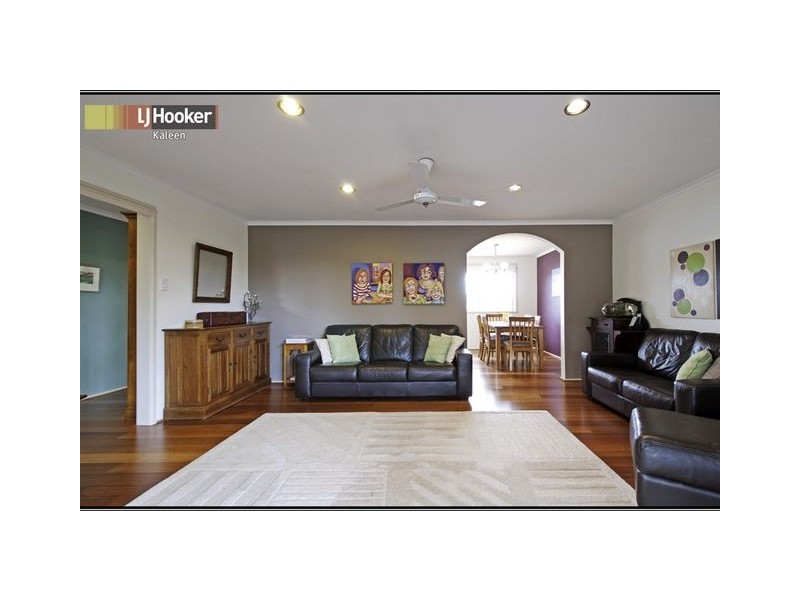 8 Kinalung Place, Giralang ACT 2617