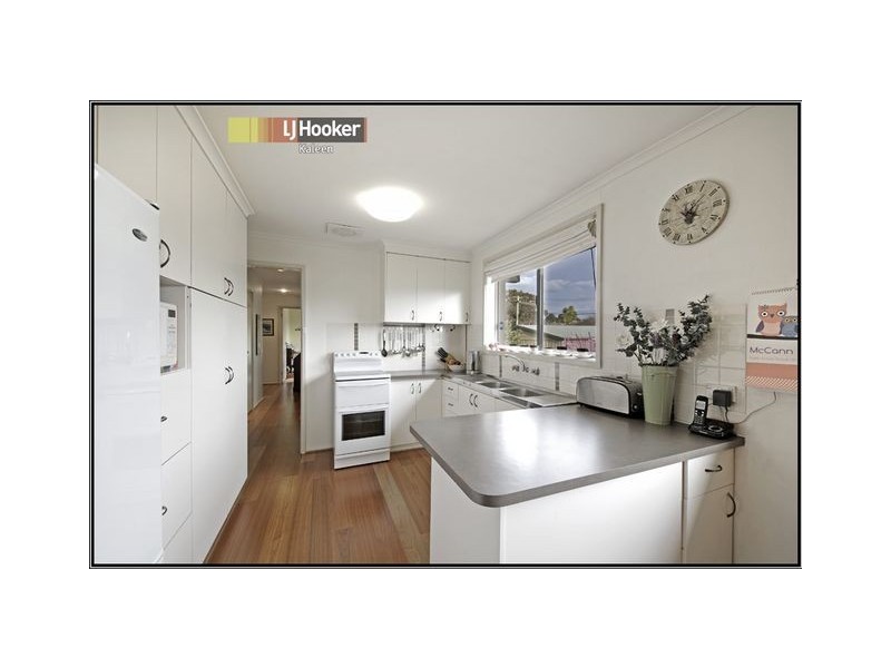 8 Kinalung Place, Giralang ACT 2617