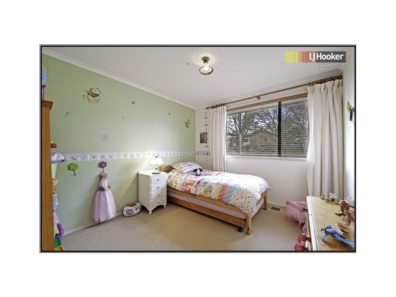 8 Kinalung Place, Giralang ACT 2617