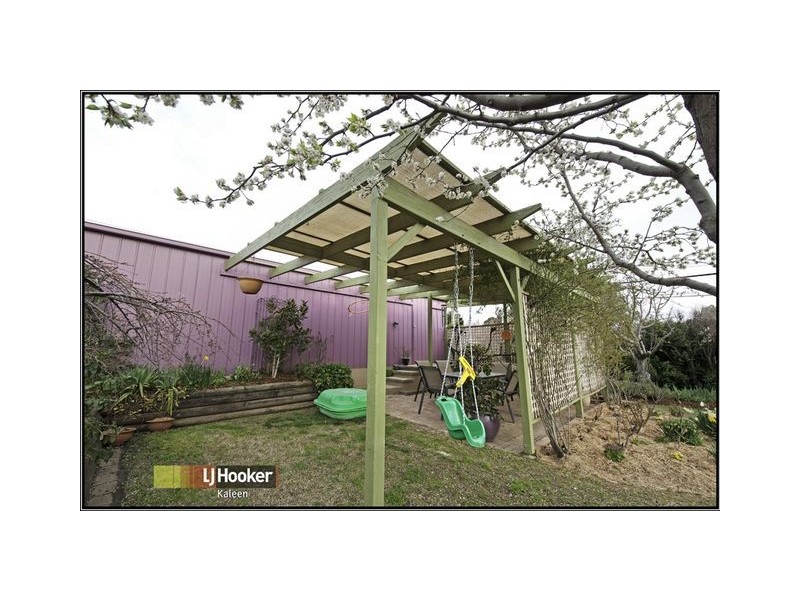 8 Kinalung Place, Giralang ACT 2617