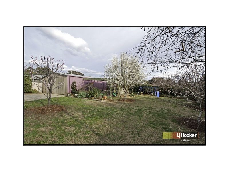 8 Kinalung Place, Giralang ACT 2617