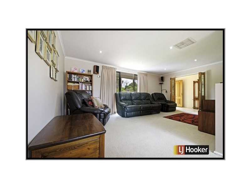 4 Dinnison Circuit, Kambah ACT 2902