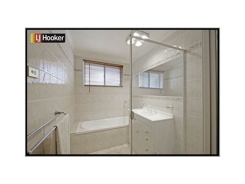 4 Dinnison Circuit, Kambah ACT 2902