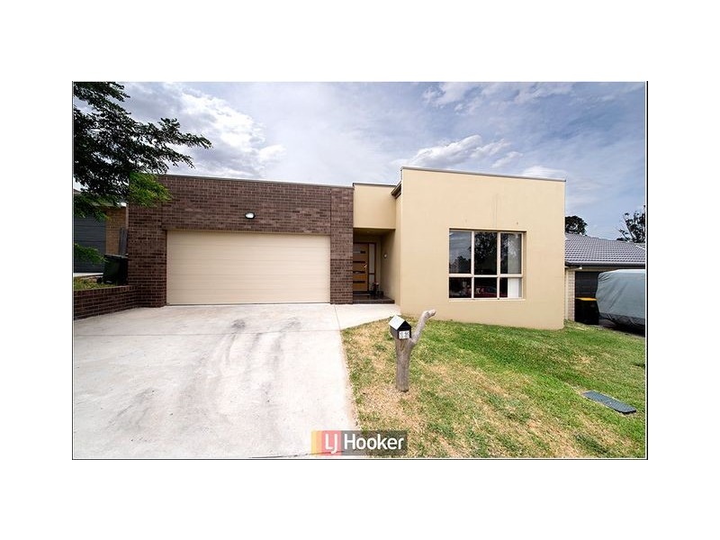 13 Jean Macnamara Street, Macgregor ACT 2615