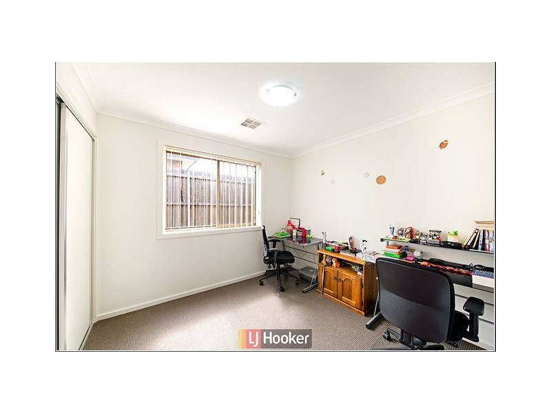 13 Jean Macnamara Street, Macgregor ACT 2615