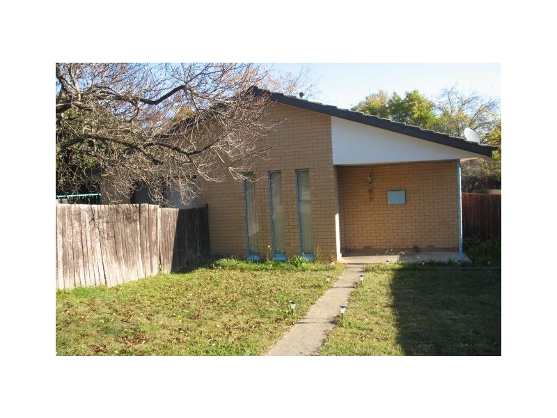 8 Warby Place, Charnwood ACT 2615