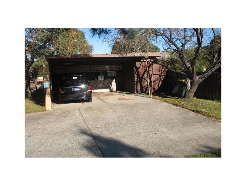 8 Warby Place, Charnwood ACT 2615