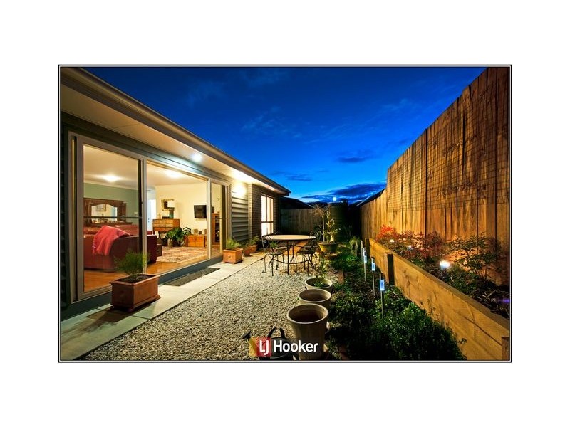 6 Marie Pitt Street, Franklin ACT 2913