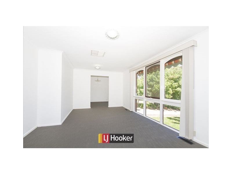 15 Standbridge Place, Spence ACT 2615