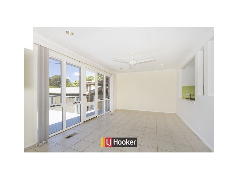 15 Standbridge Place, Spence ACT 2615