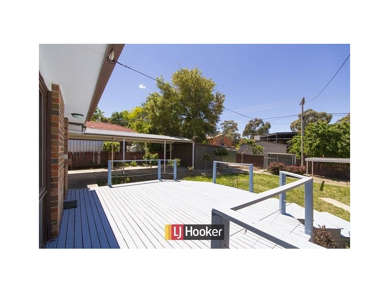 15 Standbridge Place, Spence ACT 2615