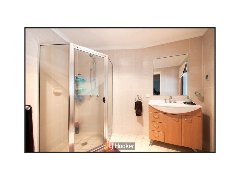 3 Merfield Place, Giralang ACT 2617