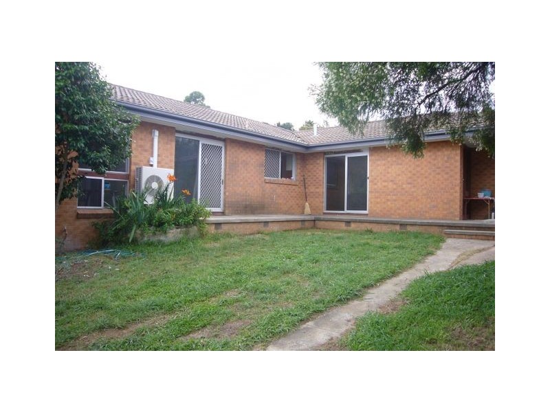 5 Lupus Place, Giralang ACT 2617