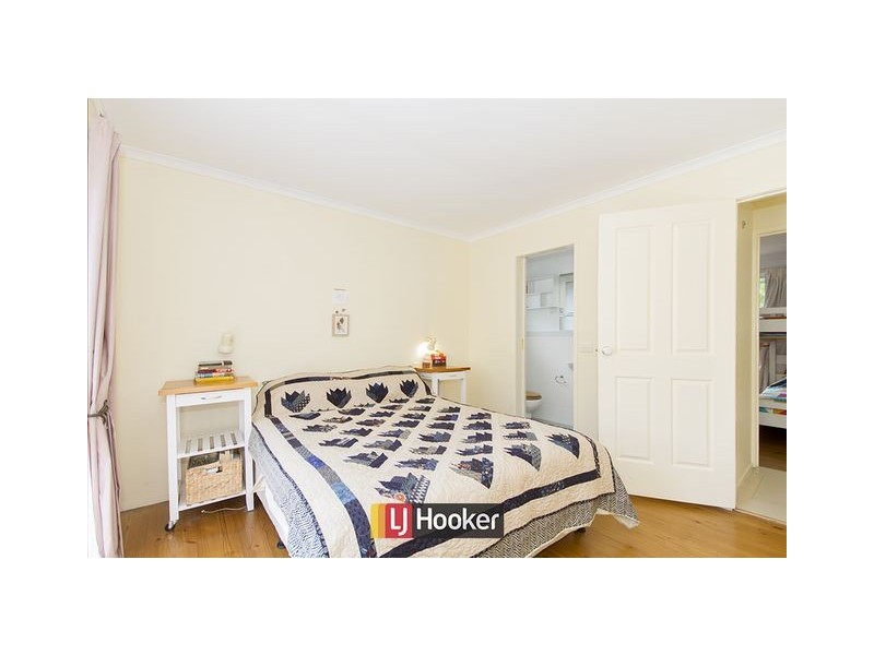 5 Hooke Place, Charnwood ACT 2615