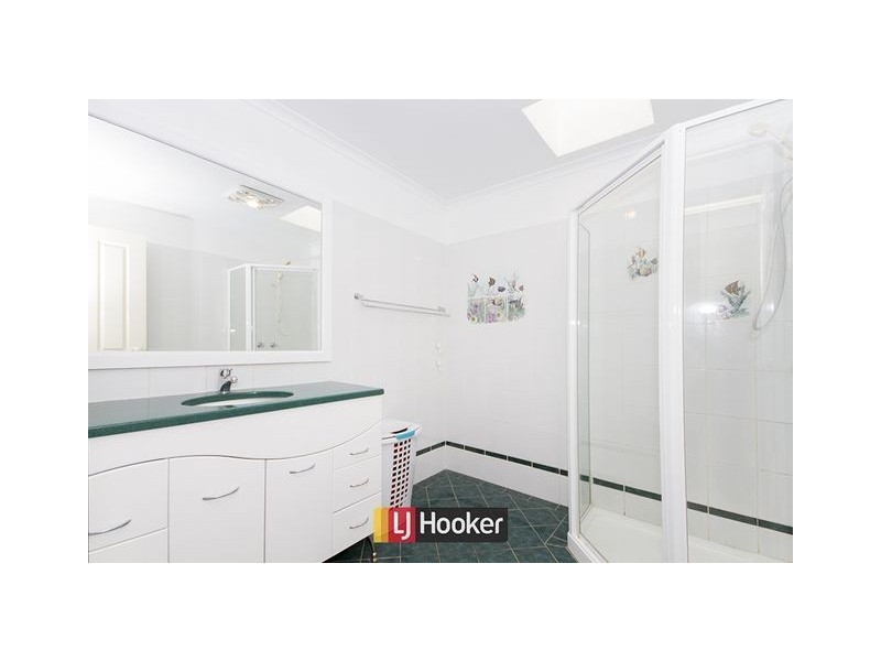 5 Hooke Place, Charnwood ACT 2615