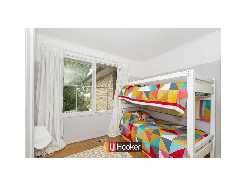 5 Hooke Place, Charnwood ACT 2615